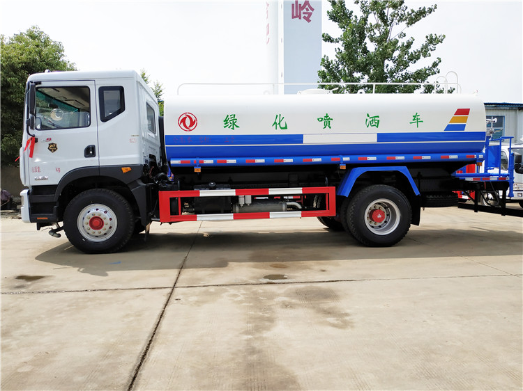 洒水车_东风洒水车