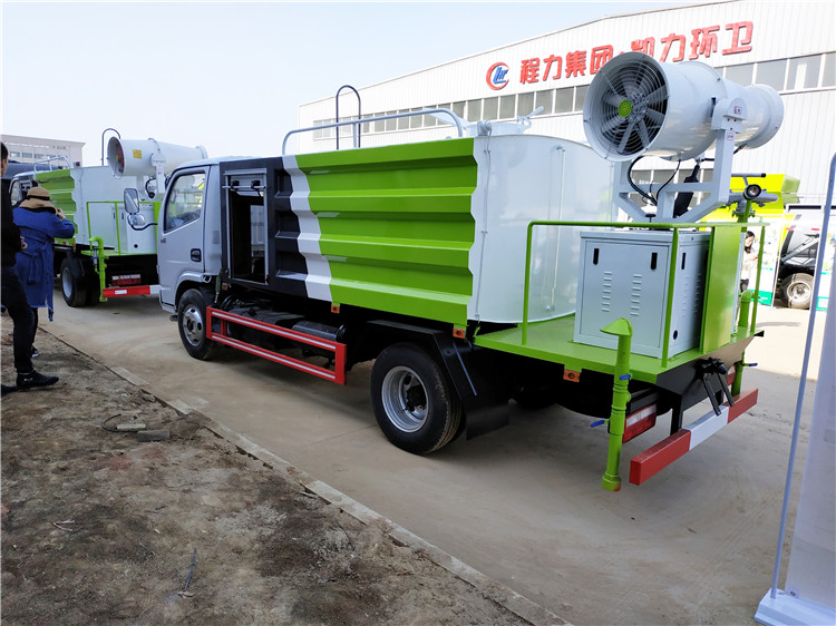 洒水车_东风洒水车
