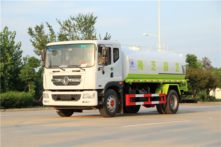 洒水车_东风洒水车
