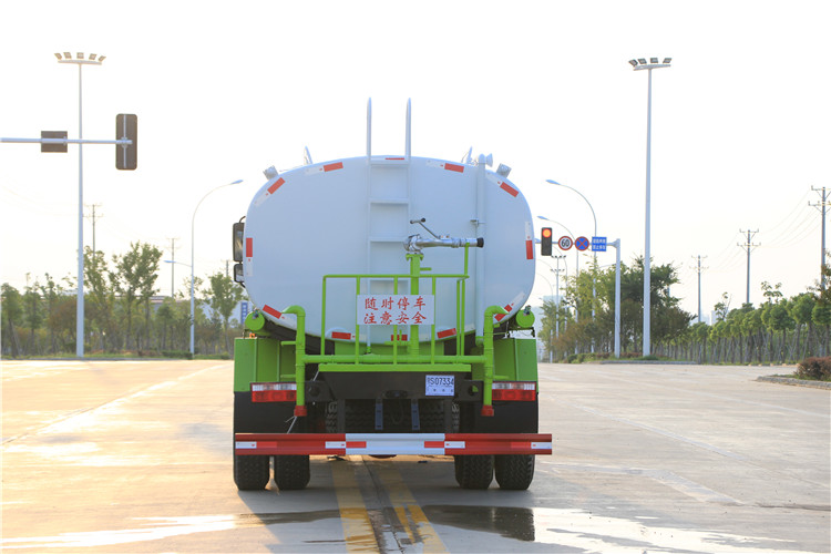 洒水车_东风洒水车